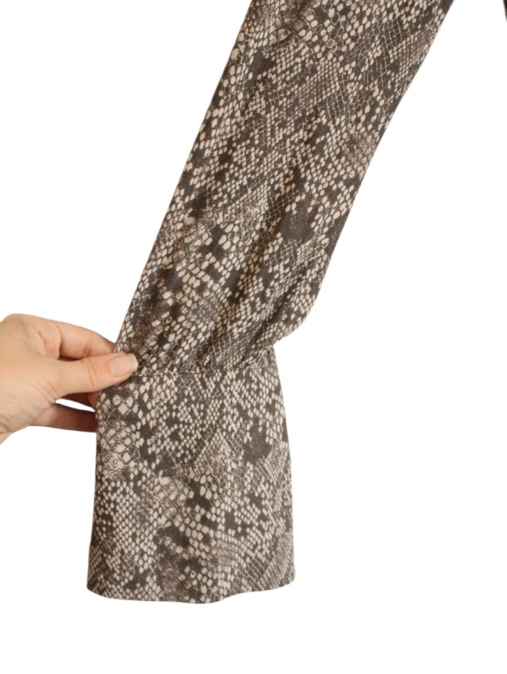 Free People Women’s M Ruffled Snake Print Button Front Blouse Boho - Picture 7 of 7